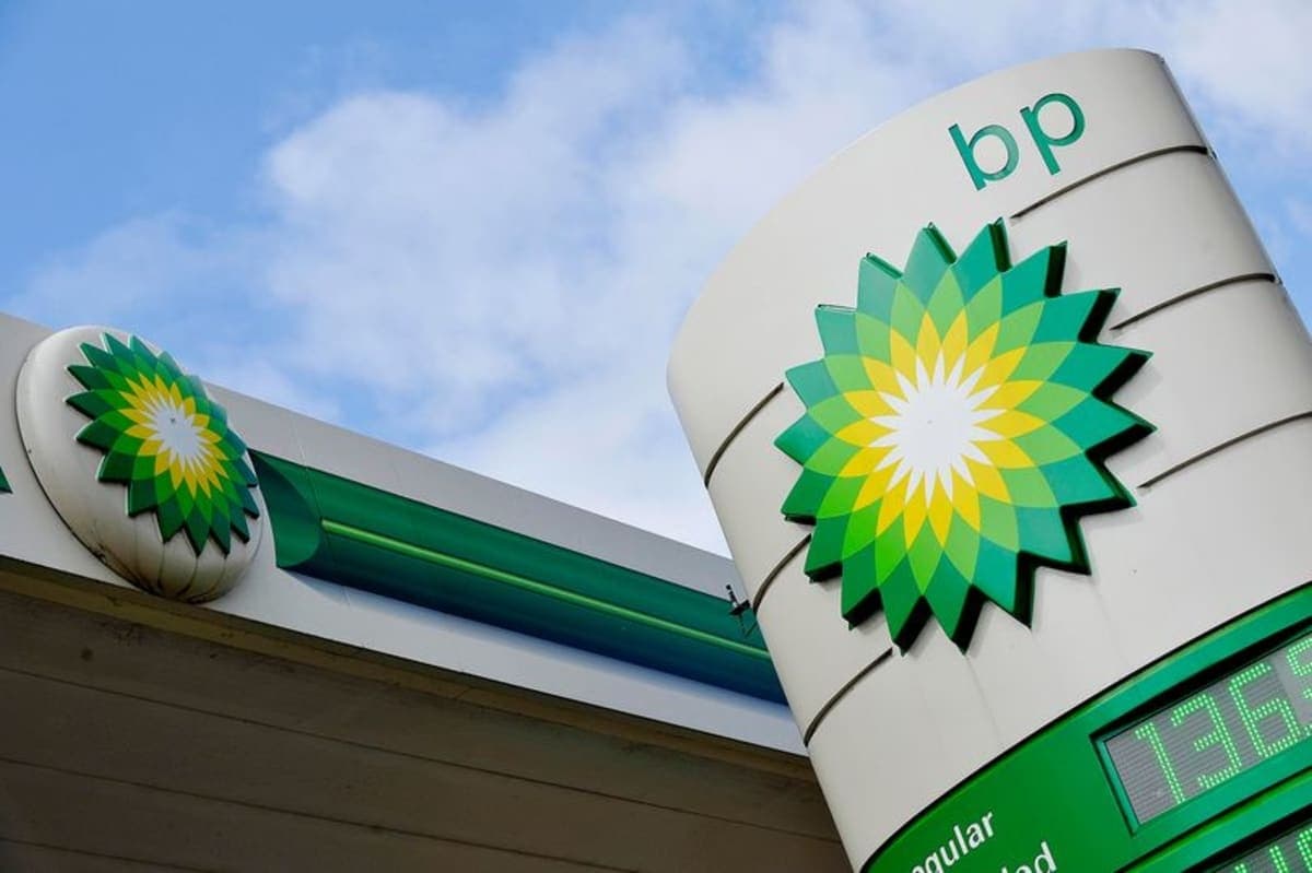 سهام BP افزایش یافته است زیرا این غول نفتی از سود 8.5 میلیارد دلاری خود در سه ماهه گزارش می‌دهد که به دلیل اختلالات ناشی از جنگ ایران به دست آمده است.