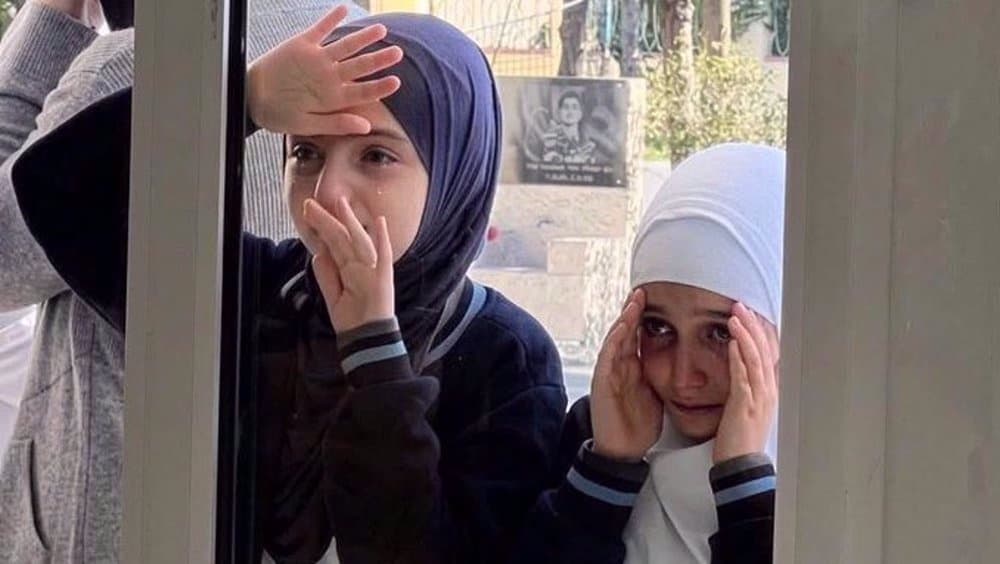 قائم مقام رئیس‌جمهور آریاف به نهادهای ایرانی دستور داد تا دانشجویان آذربایجانی که به خاطر ممنوعیت حجاب رد شده‌اند، پذیرش شوند.