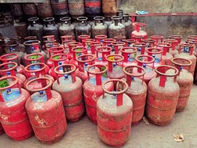 به‌روزرسانی قیمت LPG: انتظار می‌رود پس از بازگشایی مرز ایران، قیمت به ۷۰-۸۰ روپیه در هر کیلو کاهش یابد.